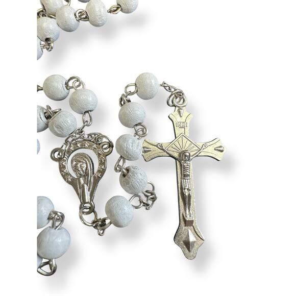 Pre-Loved White Wooden Beaded Rosary on Silver-Tone - Picture 2 of 3